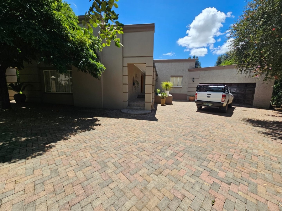 5 Bedroom Property for Sale in Panorama Free State